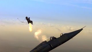 HOT SEAT  - BREITLING EMERGENCY 2 COMMERCIAL 2013