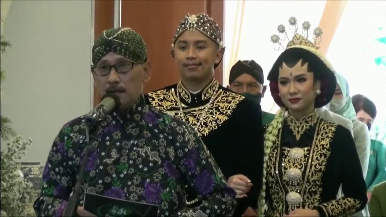 NGUNDHUH MANTU WISUDA TALIDHARMA RIDWAN & DILLA  PUTRA BPK JACK HARYANTO DIPANDU MC BUDI SUTO WIYOSO