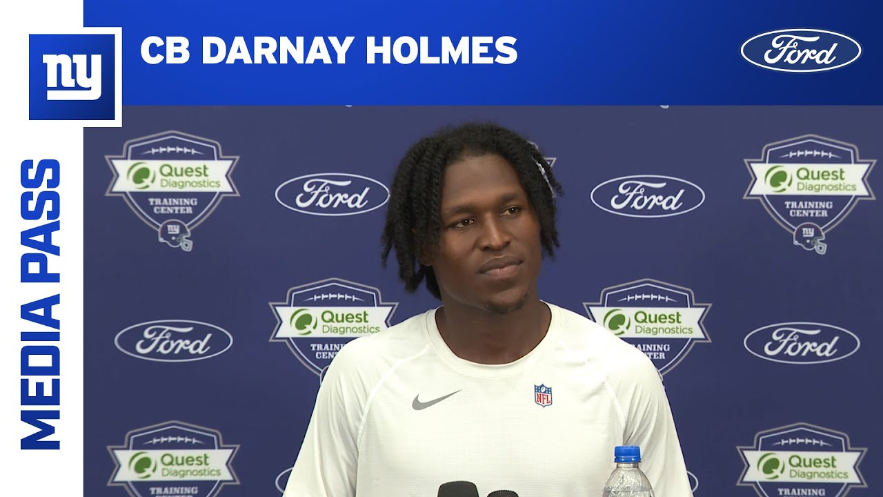 Giants' Darnay Holmes creating an NFT after viral sideline video