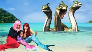 바다 괴물이 나타났다! 인어공주로 변신한 양배추와 꾸비의 바닷속 여행 GGUBI Changes and Turns into Mermaid Princess