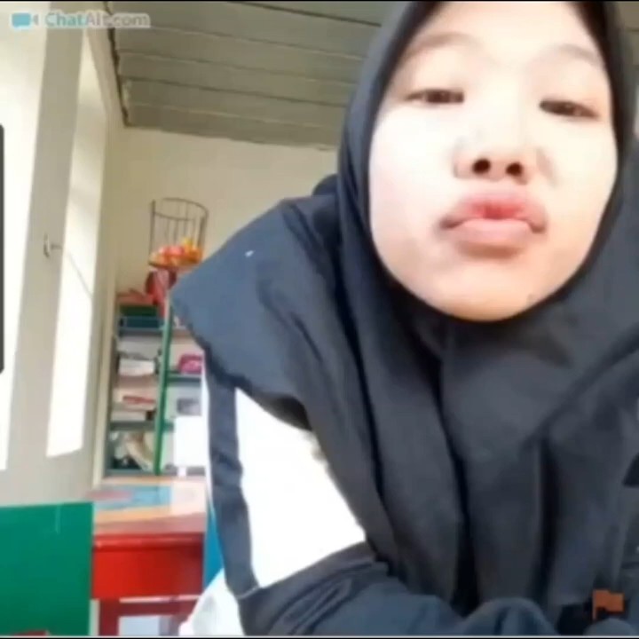 OME TV : Reaksi cewek cantik liat ular kasur prank vol.12