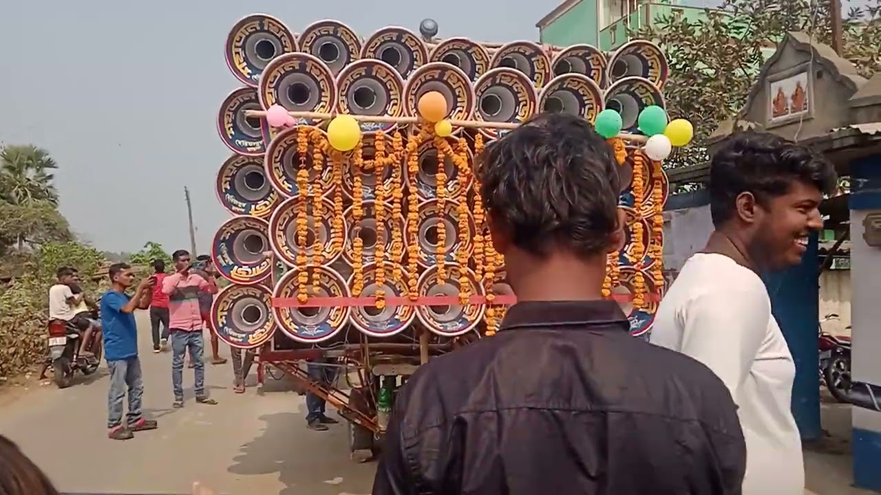 আজদেরিয়াপুররায়না😎শয়তান👿খিলাড়ি 😎মালচেকিং করছেদেখোবন্ধুরা👈নিউ১৫ ইঞ্চি৩০😎 সুরবানি মাইদের হাতে তৈরি 