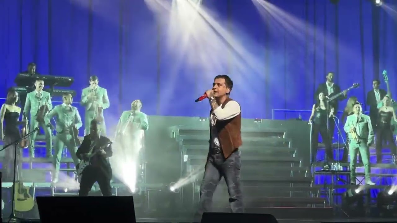 Christian Nodal - Devuélveme a mi chica - Auditorio Nacional 2024 - Tour pal Cora