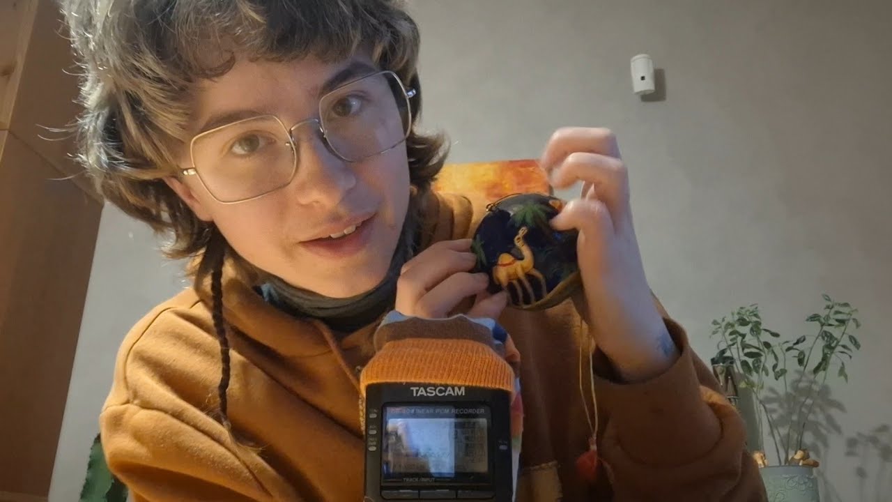 ASMR 5 Triggers Tapping au Tascam et Chuchotements