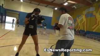 Female Police Officers Boxing - EsNews