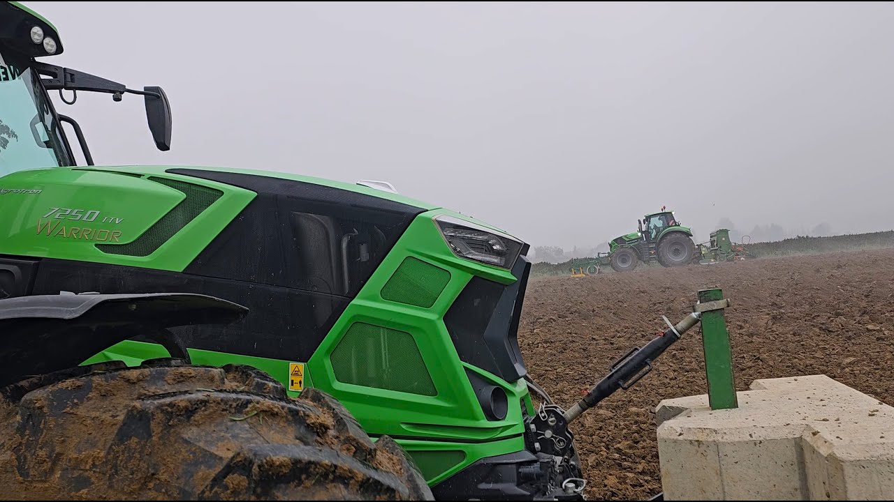 Die zwei Deutz 7250 TTV Warrior Fans haben richtig Spaß beim pflügen und Getreide säen!