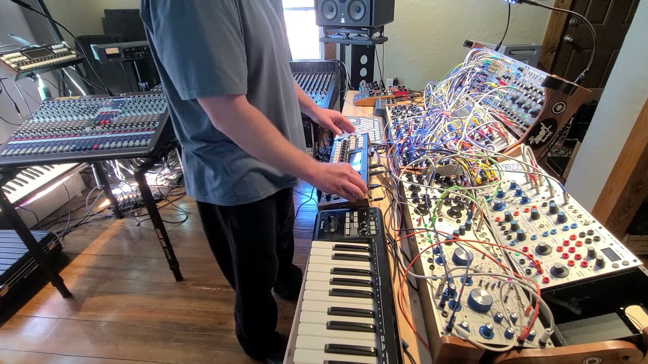 YouTube에서 Adam Arthur Danger Close Sound Live Buchla- Enter Jupiter 보기 YouTube에서 Adam Arthur Danger Close Sound Live Buchla- Enter Jupiter 보기