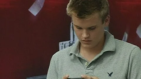 America's fastest fingers: 17-year-old boy wins US National Texting Championship