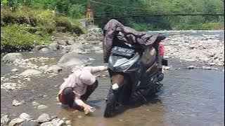 Vacation - Tasya Berenang disungai bersama Papa mama cuci motor dipinggir sungai