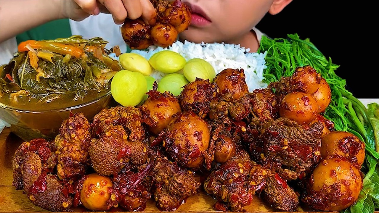 MUKBANG CHICKEN||SPICY UNLAID EGGS FISH SACUE CURRY & WHITE RICE