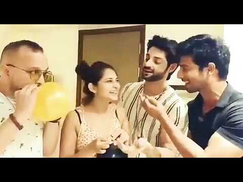 Must Watch.! 😍 Super Cute video of #jenniferWinget with karan wahi .