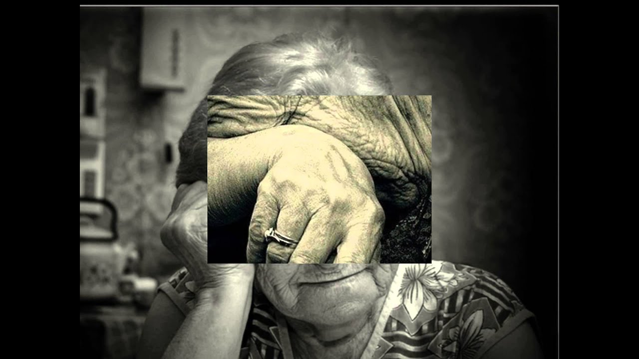 Плачь матери видео. Мама плачет. Матери плачут и плачут комбаты. Плачущая мать картинки. Украинская мать плачет.