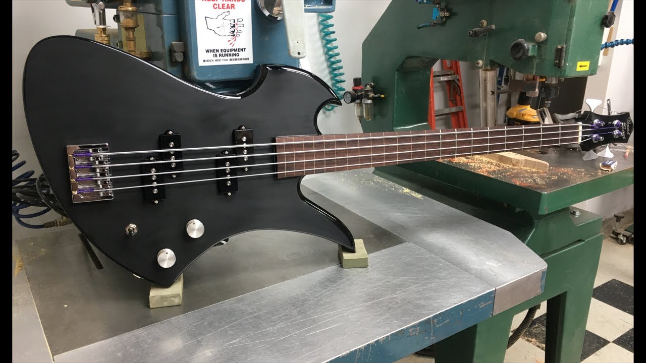 Представляем! Басс Texas Toast Mockingbird — чёрный на чёрном!