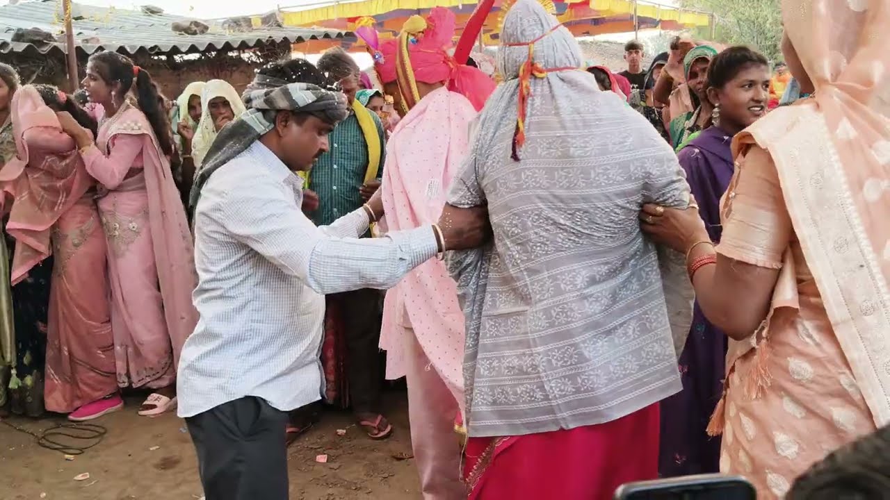 लड़ा और लाडी फेयर करते हुए आदिवासी भील संस्कृति और रीति रिवाज और परंपरा है 2026