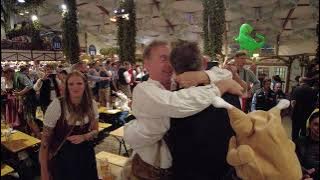 Oktoberfest 2023 - Hofbräu Festzelt - Sweet Caroline