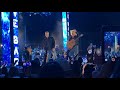 Garth Brooks & Blake Shelton perform DIVE BAR live in Boise Idaho