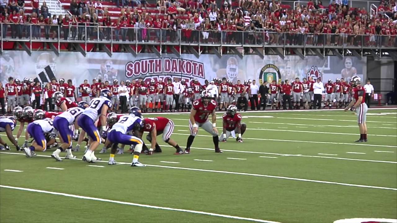 coyotes don edwards UNI tops USD 27-16 on Dakota Days