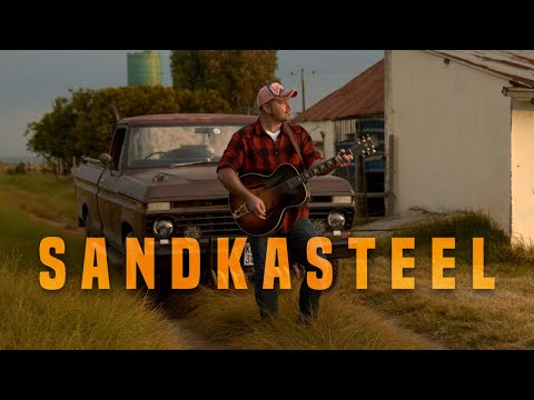 Nicholis Louw – Sandkasteel