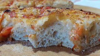 FOCACCIA(in 3 ore)con SEMOLA e INTEGRALE. Cipolla e Pomodoro