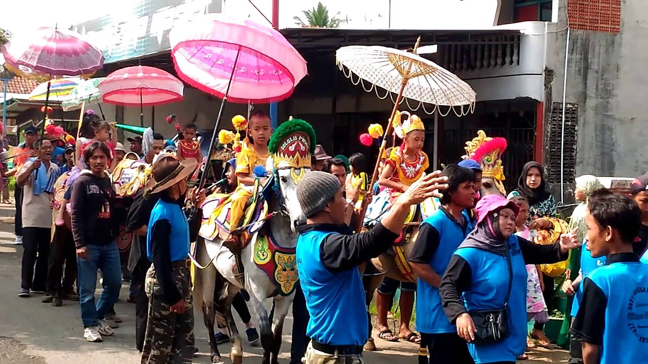 Kesenian Kuda Renggong Sumedang 