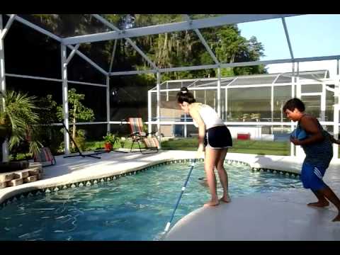 Professional swimmer dive. Pool finish. Into pool. Ныряет спортсмен. Искусственное озеро.