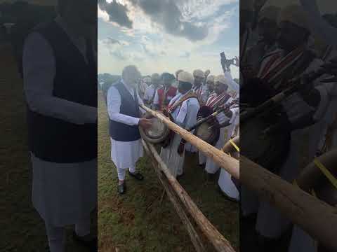 A Memorable Moment Of PM Modi With Locals In Nanjanagudu