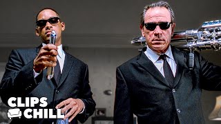 Will Smith & Tommy Lee Jones in Epic ALIEN Action | Men In Black Action Scenes