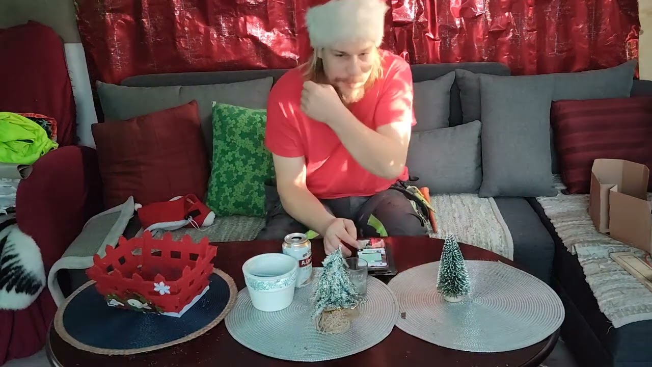 Jarppi 96 tonttu joulukalenteri k 18 luukku 20