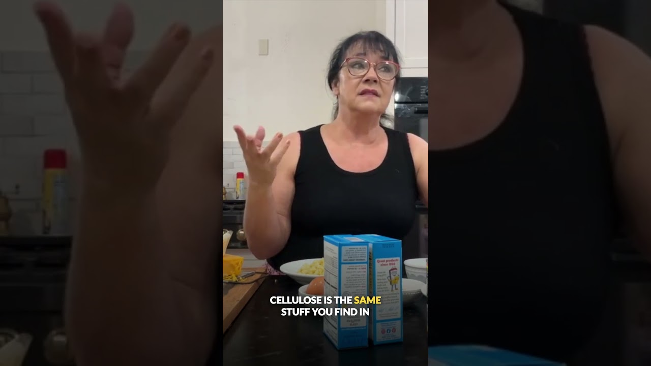 Из-за этого предварительно натертый сыр не расплавится как следует. 