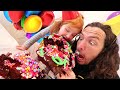 CAKE SURPRiSE PARTY with ADLEY!! Learning to make & decorate birthday cake with Dad 🧁 (Mom Hands)