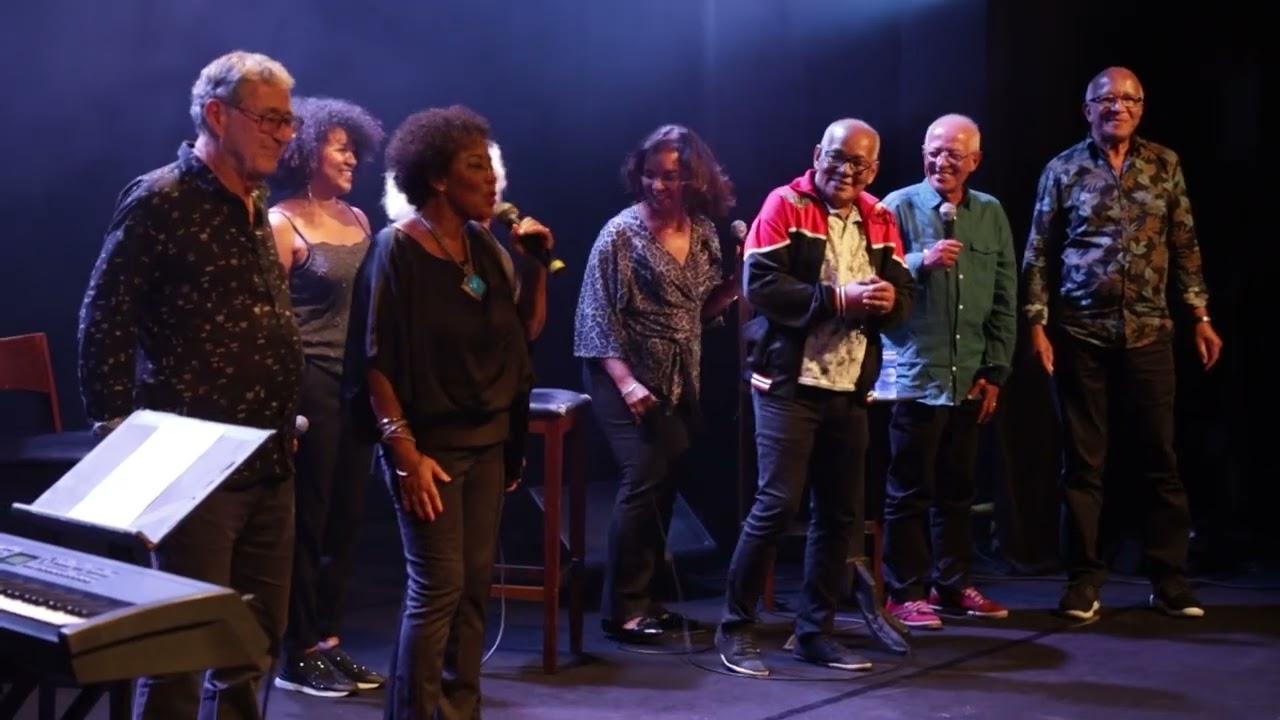 Evinha - Casaco Marrom / Cantiga pra Luciana - Teatro Rival - RJ Out 2021