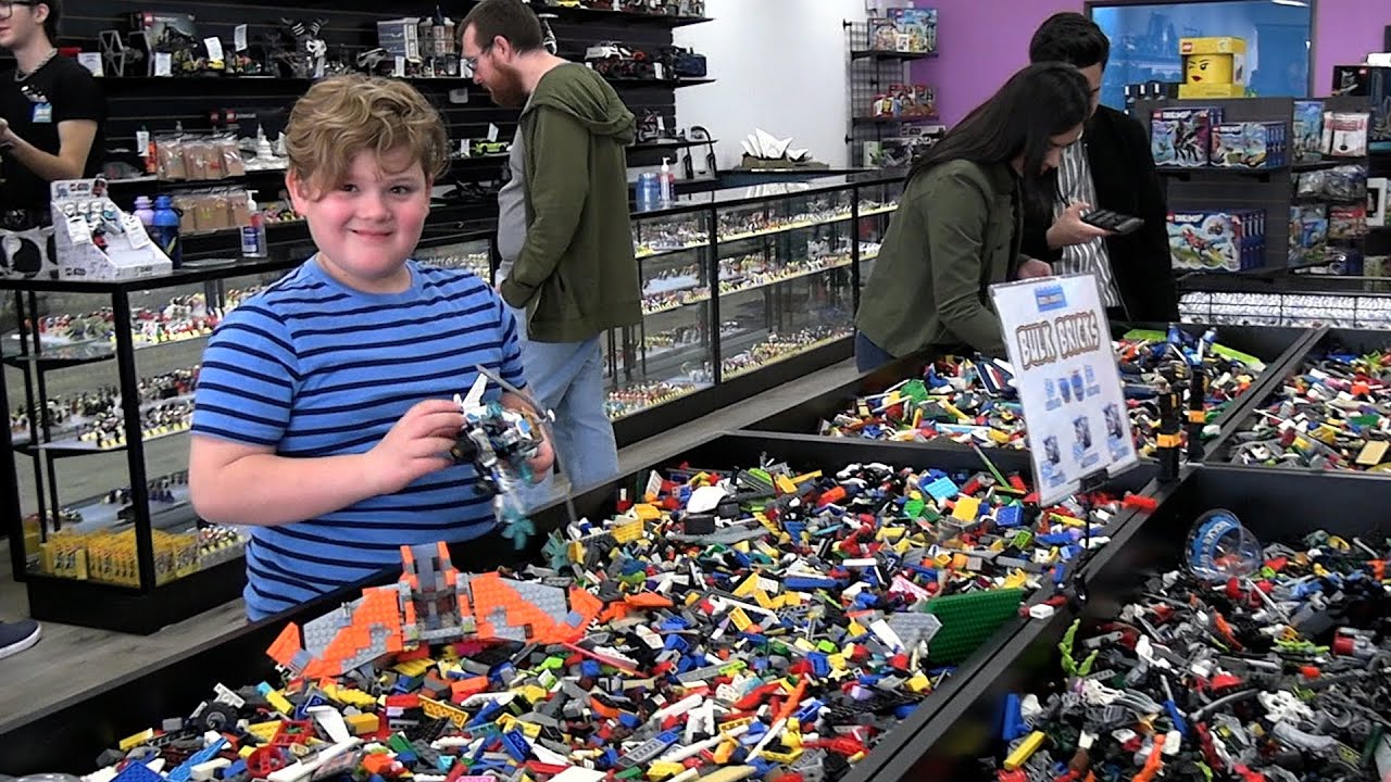 Tour Bricks & Minifigs LEGO Store in Chandler, Arizona!