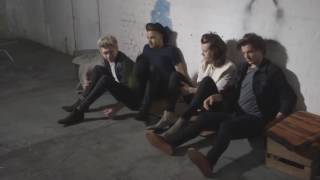 One Direction MITAM // Backstage (acoustic)