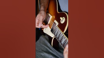 Notice how the hybrid finger assists with muting non played strings 🔥 #fusionguitar #hybridpicking