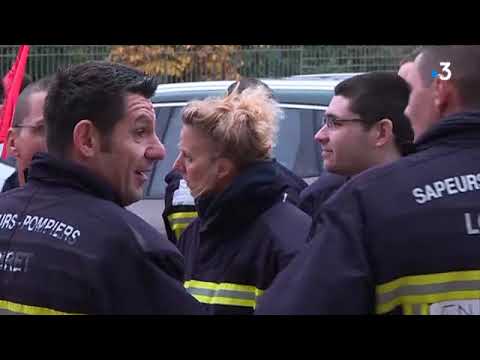 Orléans : manifestation de pompiers devant le Conseil Départemental du Loiret france télévisions sport