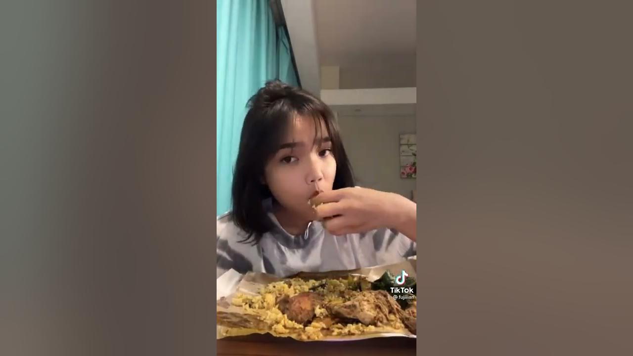 fuji mukbang nasi padang - YouTube