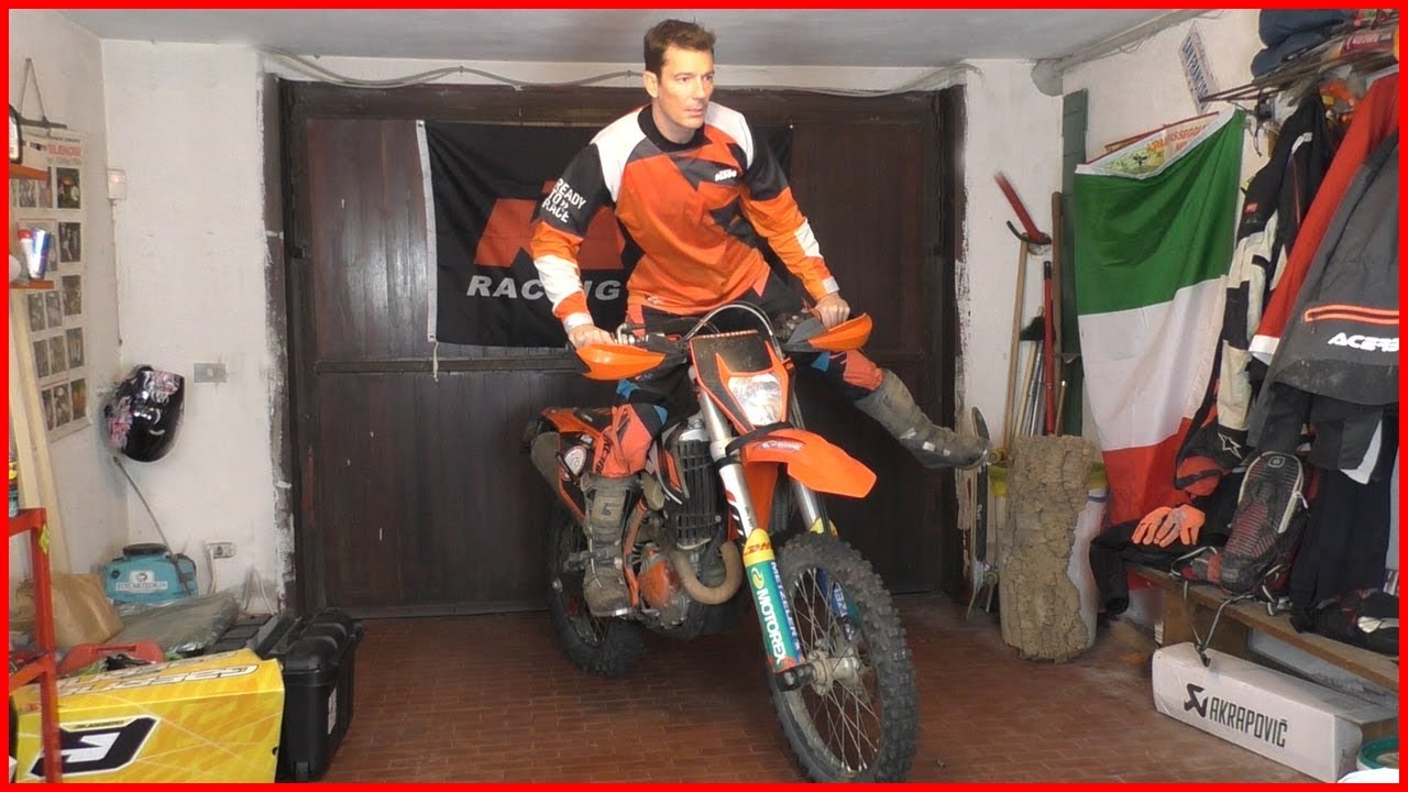 Abbigliamento per fare Enduro - YouTube