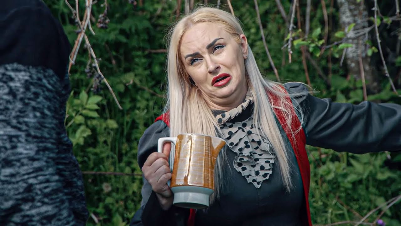 Agimi e kap Fllanzen mat duke tradhtuar te kroi - "Shpija e Vjehrres"