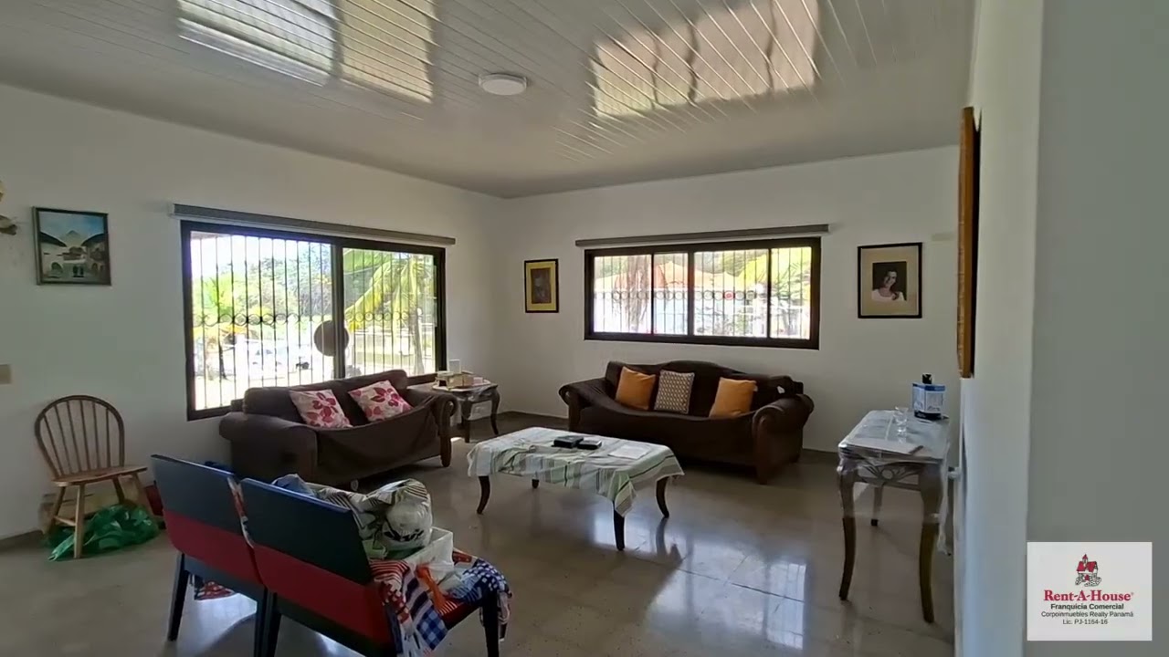 Casa en Venta en Coronado, Panamá 🏝️ | A Metros de la Playa + Terreno Grande con Piscina