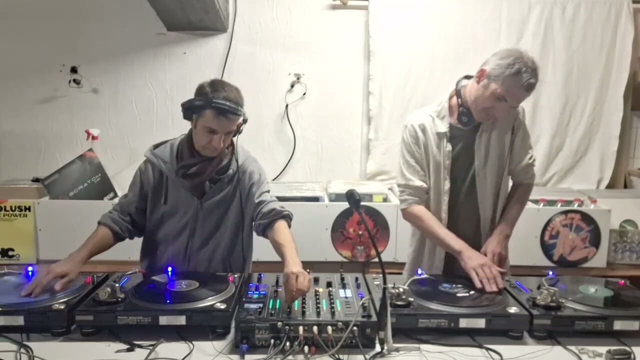 Old School Happy Hardcore ch00nz with DJ Ravine - Day 258
