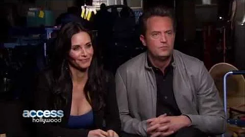 Courteney and Matthew kissing on Go On!