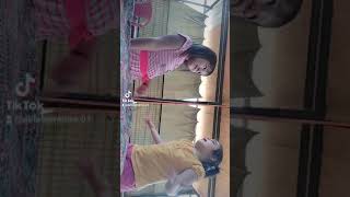 Berre Ve Ni̇sa Corona Misin Şarkisi Söylüyor