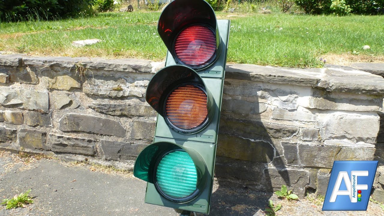 Swarco Mondial LED Fahrzeug Signalgeber Ø210