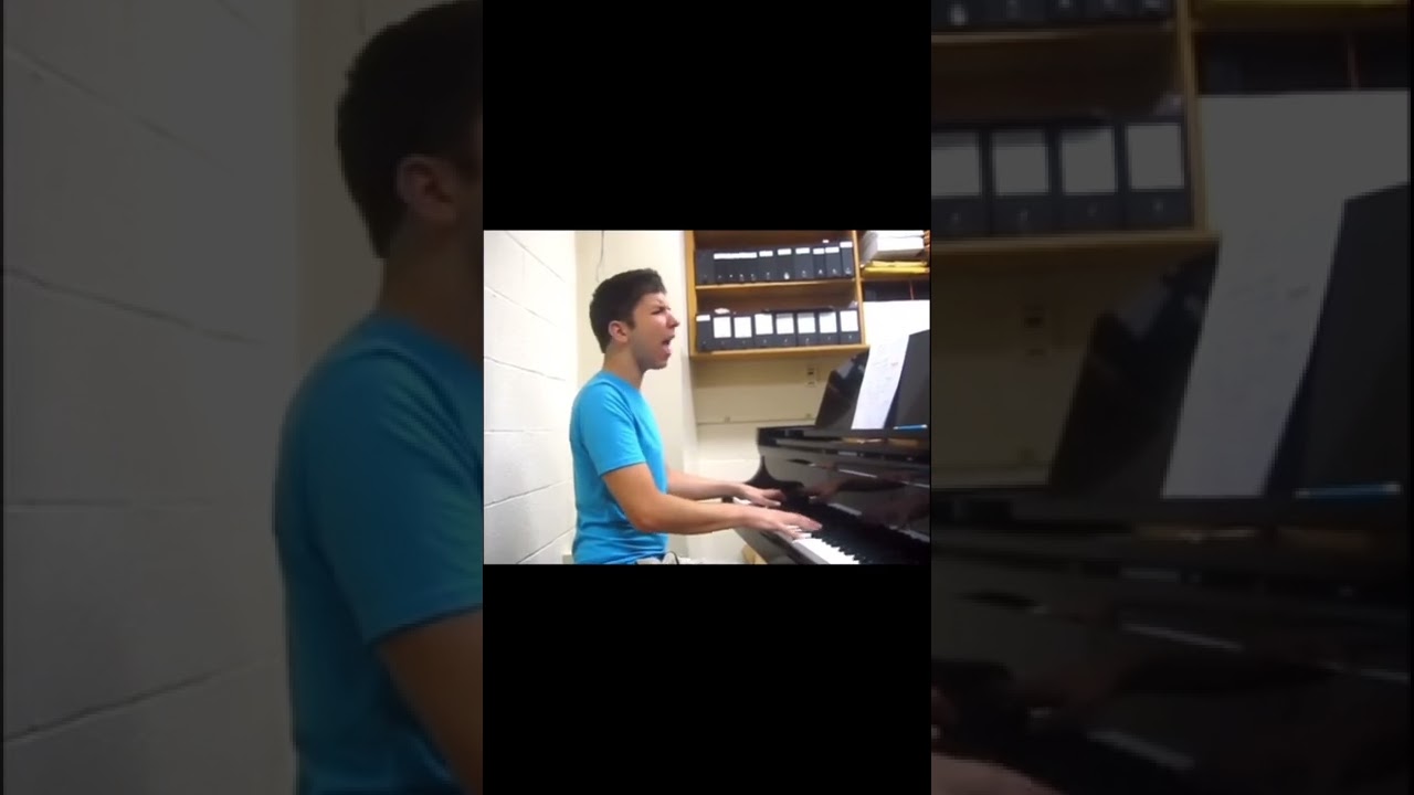 Никокадо играет на пианино...🤬 