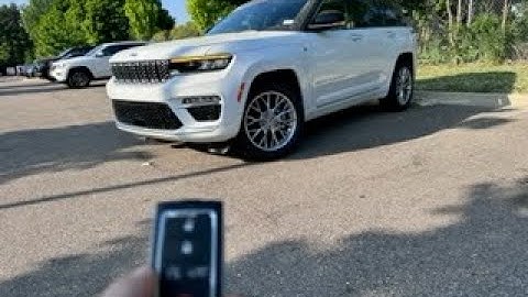 2023 Jeep Grand Cherokee Summit 4xe: Smart entry and Key Fob | Car Conversations