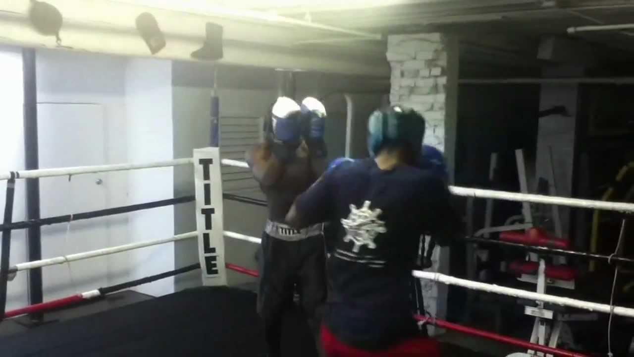 Roccy Vs. CoCo @ 401 Boxing