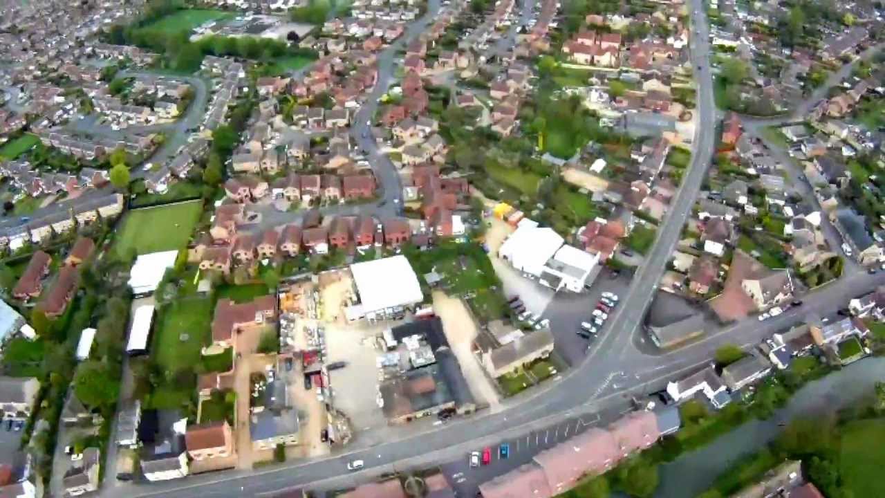 Deeping St James central