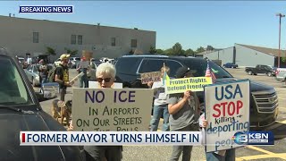 Former Kansas mayor turns himself in at Wichita ICE office
