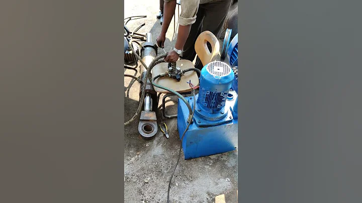 Used oil hydraulic power pack unit with hydraulic cylinder available call on 9819922051