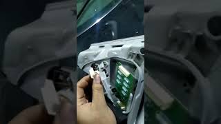 How to fix Lexus LS430 not working taillight. كيف يمكنك تصليح الاضاءات الخليفة لسيارة ليكزس 430